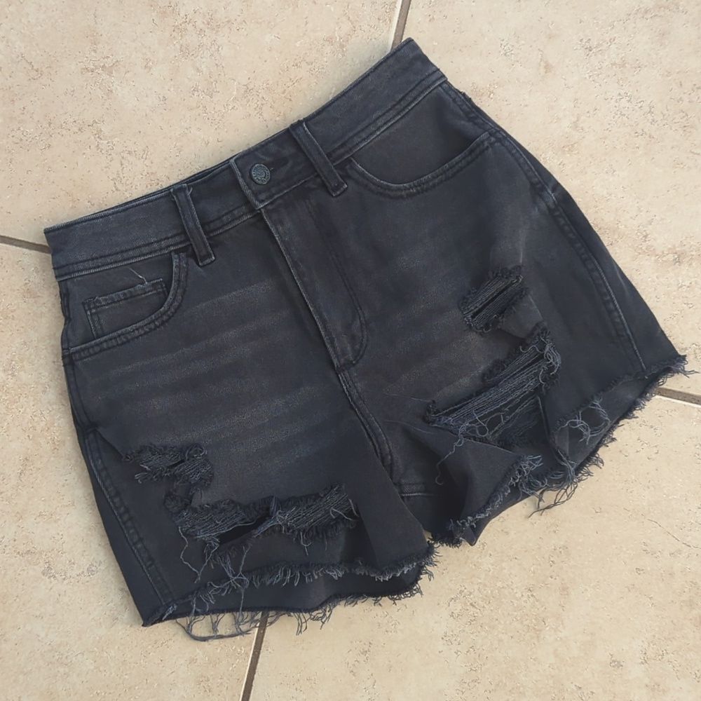 Hollister Curvy High-Rise Vintage Short 4" Black - Size 24